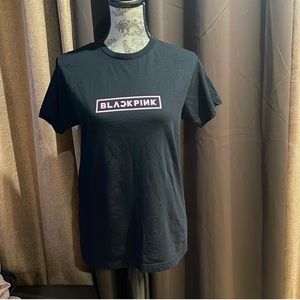 Blackpink shirt in great condition. Size small